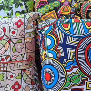 Almofadas Artesanais com Estampas Coloridas – Quilombo Vila Fé em Deus